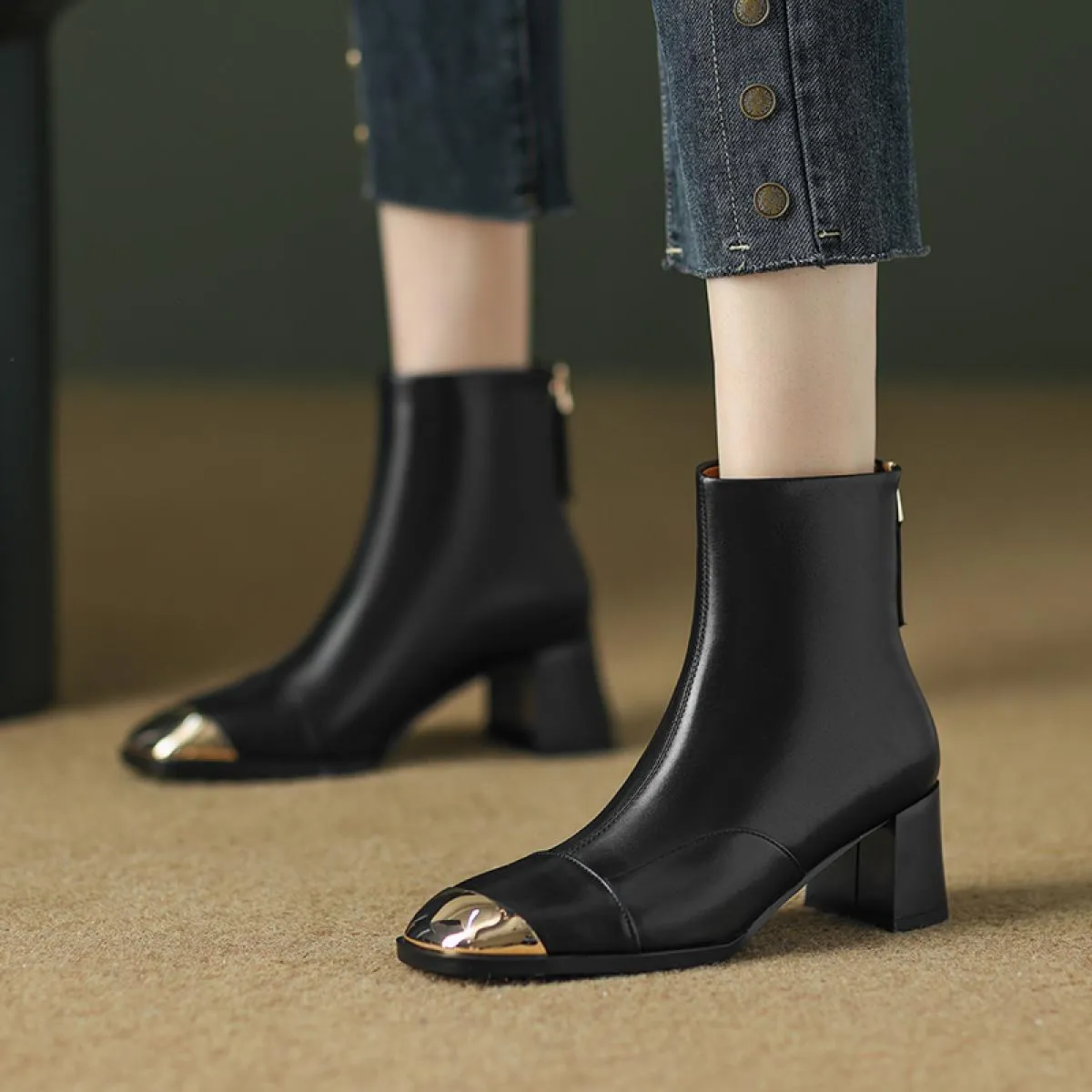 2024 Stivaletti da donna in vera pelle Punta quadrata in metallo Scarpe con tacco alto Abito da donna Signore da ufficio Autunno