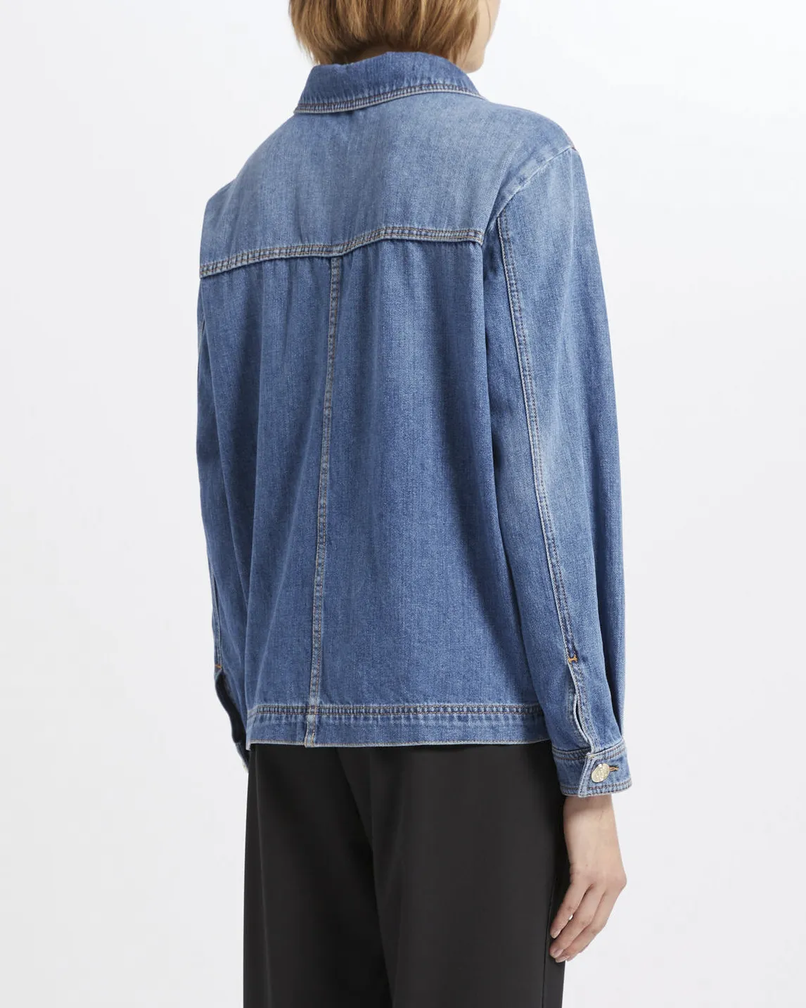 Giacca in denim di cotone blu stone washed dalla linea dritta a camicia con taschino applicato