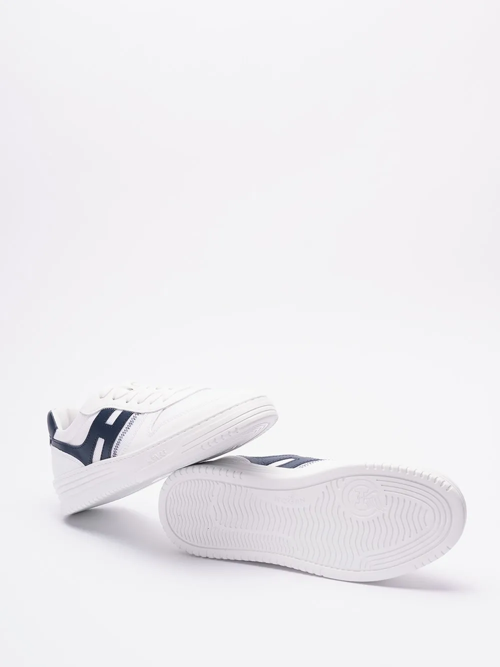 `H630` Sneakers