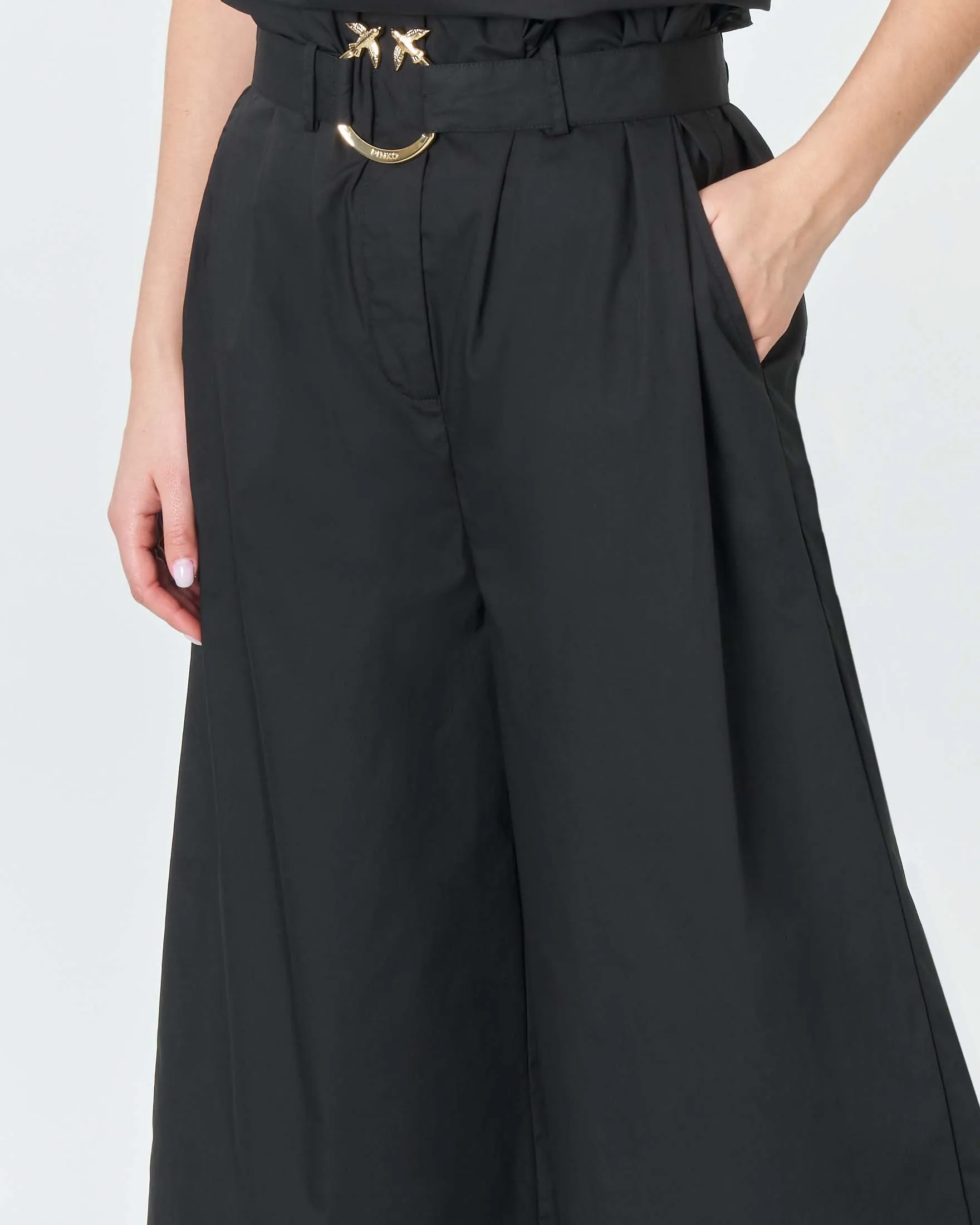 Pantaloni cropped neri dalla linea svasata in popeline di cotone con cintura con fibbia Love Birds